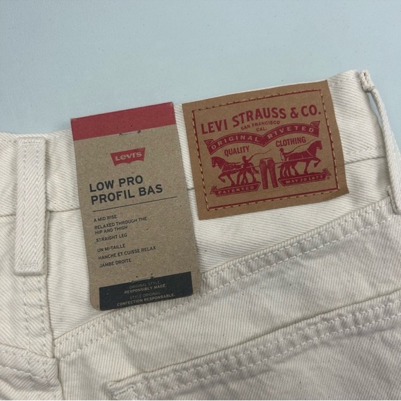 NWT Levi’s Low Pro Women’s Jeans - Picture 11 of 15